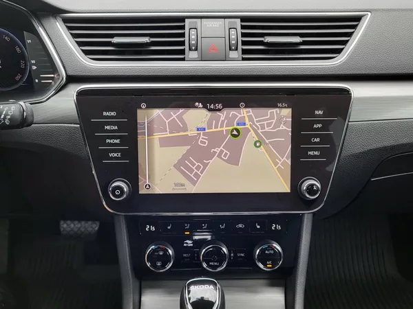 Škoda Superb III FL combi 2.0 TDi DSG STYLE - foto 12