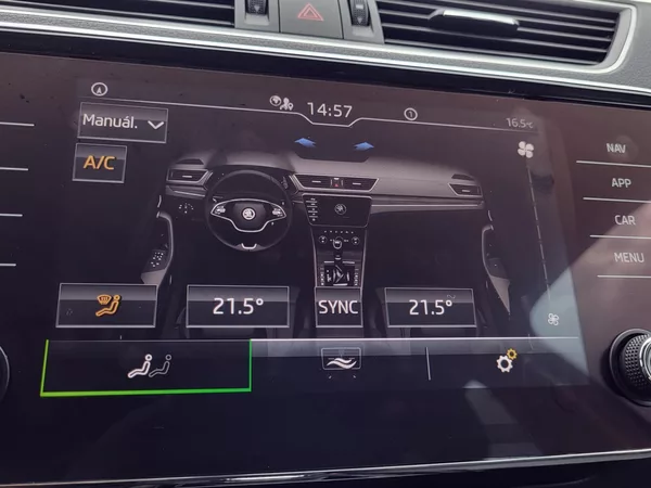 Škoda Superb III FL combi 2.0 TDi DSG STYLE - foto 14