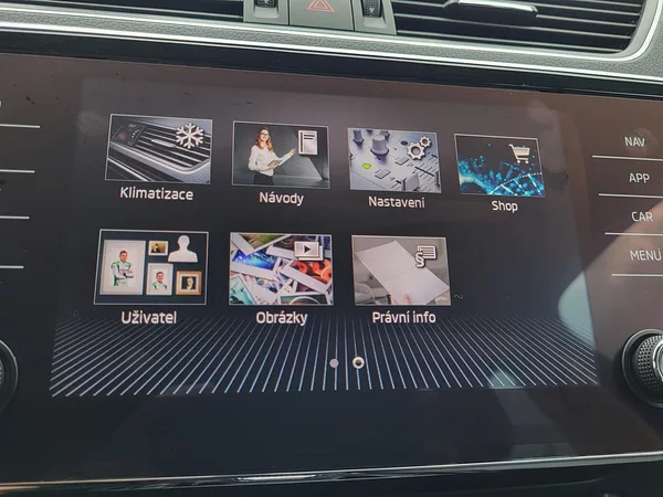 Škoda Superb III FL combi 2.0 TDi DSG STYLE - foto 16