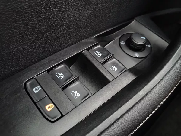 Škoda Superb III FL combi 2.0 TDi DSG STYLE - foto 23