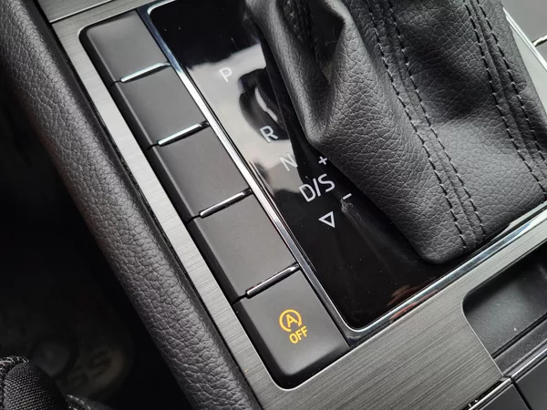 Škoda Superb III FL combi 2.0 TDi DSG STYLE - foto 27