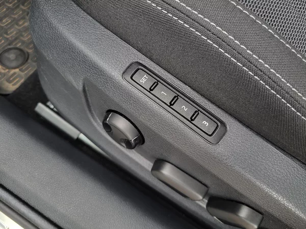 Škoda Superb III FL combi 2.0 TDi DSG STYLE - foto 31