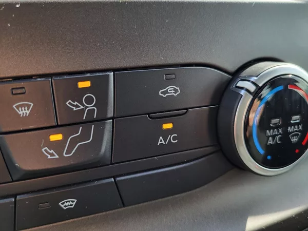 Ford Transit Custom 2.0 EcoBlue mHEV 96kW 6míst L2 - foto 13