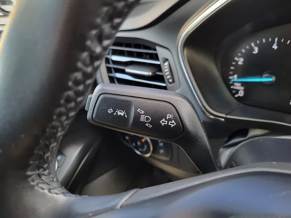 Ford Focus 1.0 EcoBoost mHEV 114kW autom. - foto 22