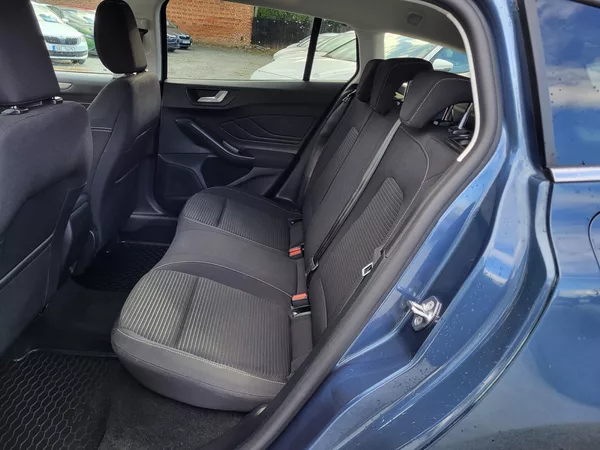 Ford Focus 1.0 EcoBoost mHEV 114kW autom. - foto 8