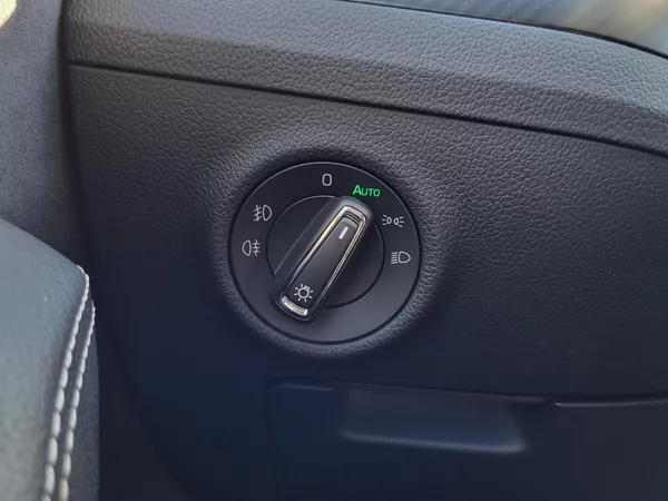 Škoda Superb 2.0 TDi DSG 4x4 SPORTLINE - foto 18