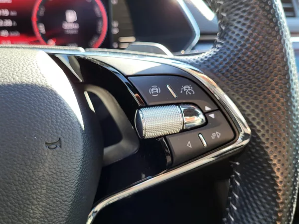 Škoda Superb 2.0 TDi DSG 4x4 SPORTLINE - foto 21