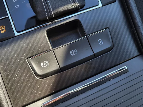 Škoda Superb 2.0 TDi DSG 4x4 SPORTLINE - foto 22