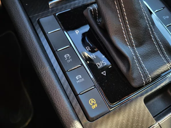 Škoda Superb 2.0 TDi DSG 4x4 SPORTLINE - foto 23
