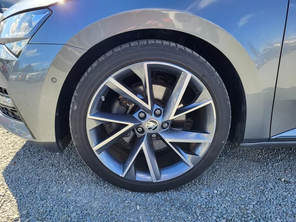 Škoda Superb 2.0 TDi DSG 4x4 SPORTLINE - foto 33