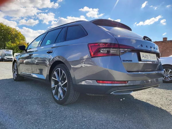 Škoda Superb 2.0 TDi DSG 4x4 SPORTLINE - foto 36