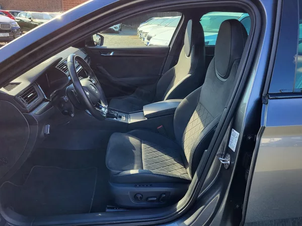 Škoda Superb 2.0 TDi DSG 4x4 SPORTLINE - foto 7