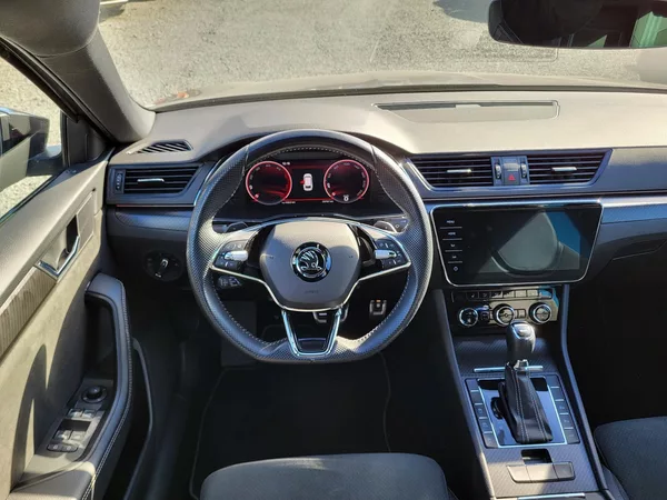 Škoda Superb 2.0 TDi DSG 4x4 SPORTLINE - foto 9