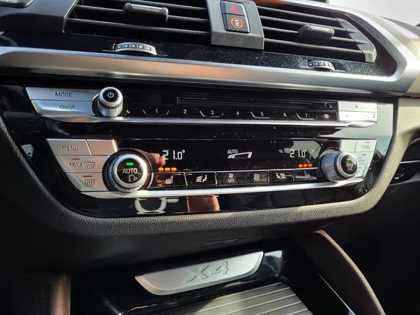 BMW X4 xDrive 30d 195kW M SPORT *ČR - foto 14