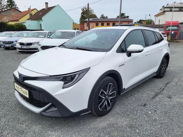 Toyota Corolla 2.0 Hybrid e-CVT 112kW Trek