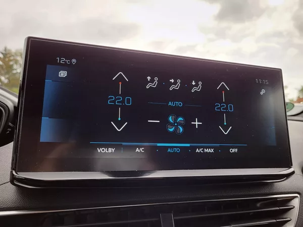 Peugeot 5008 1.5 BlueHDi 130 automat 7-míst - foto 16