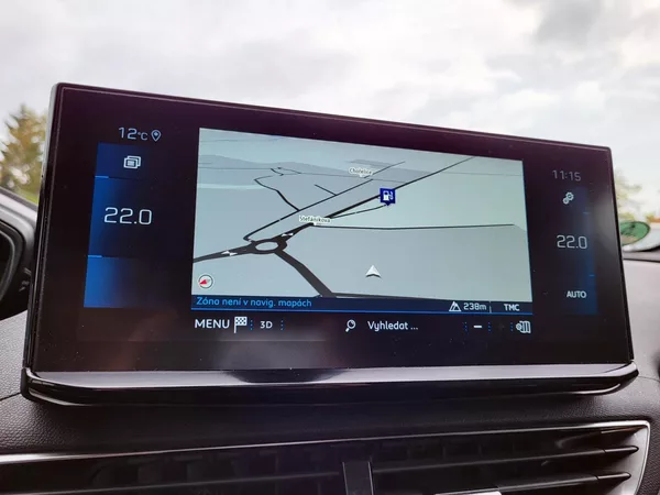 Peugeot 5008 1.5 BlueHDi 130 automat 7-míst - foto 18