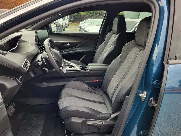 Peugeot 5008 1.5 BlueHDi 130 automat 7-míst - foto 7