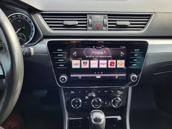 Škoda Superb 2.0 TSI 162kW DSG STYLE+ - foto 12