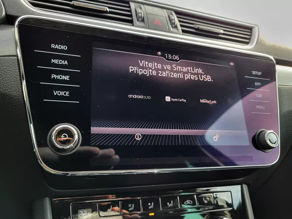 Škoda Superb 2.0 TSI 162kW DSG STYLE+ - foto 17