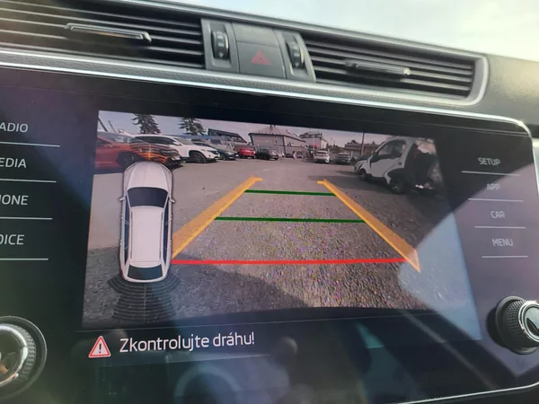 Škoda Superb 2.0 TSI 162kW DSG STYLE+ - foto 18