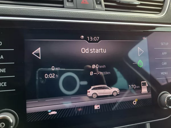 Škoda Superb 2.0 TSI 162kW DSG STYLE+ - foto 19