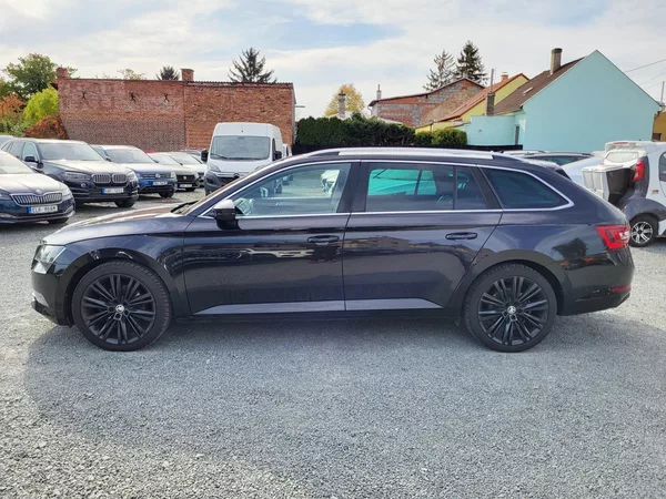 Škoda Superb 2.0 TSI 162kW DSG STYLE+ - foto 2