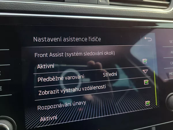Škoda Superb 2.0 TSI 162kW DSG STYLE+ - foto 21