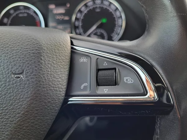 Škoda Superb 2.0 TSI 162kW DSG STYLE+ - foto 27