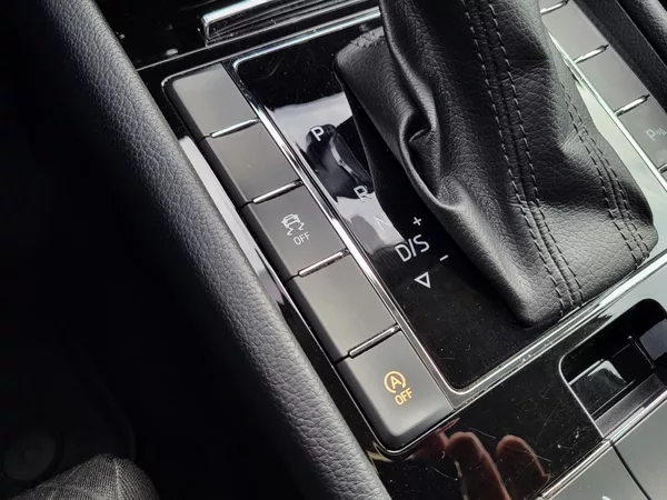 Škoda Superb 2.0 TSI 162kW DSG STYLE+ - foto 29