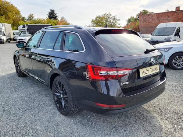 Škoda Superb 2.0 TSI 162kW DSG STYLE+ - foto 3