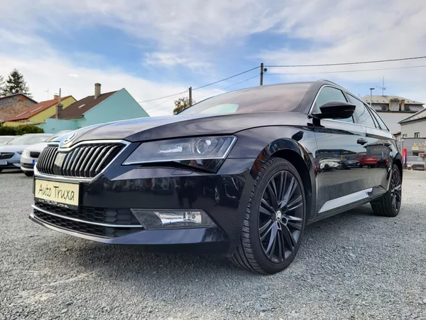 Škoda Superb 2.0 TSI 162kW DSG STYLE+ - foto 34