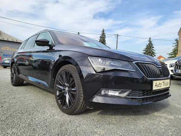 Škoda Superb 2.0 TSI 162kW DSG STYLE+ - foto 35