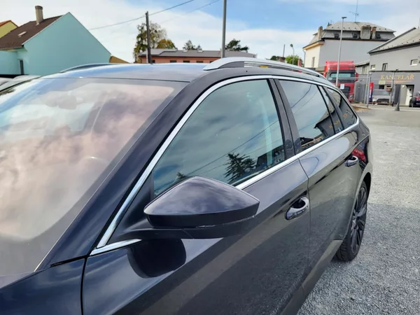 Škoda Superb 2.0 TSI 162kW DSG STYLE+ - foto 40