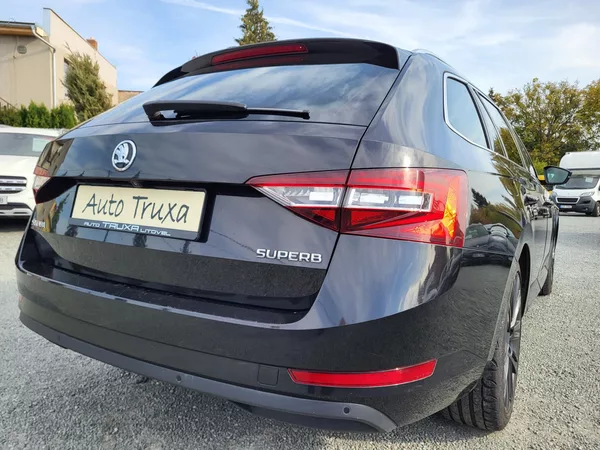 Škoda Superb 2.0 TSI 162kW DSG STYLE+ - foto 46