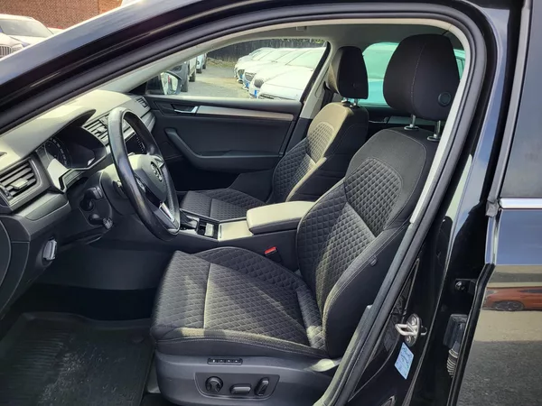 Škoda Superb 2.0 TSI 162kW DSG STYLE+ - foto 7