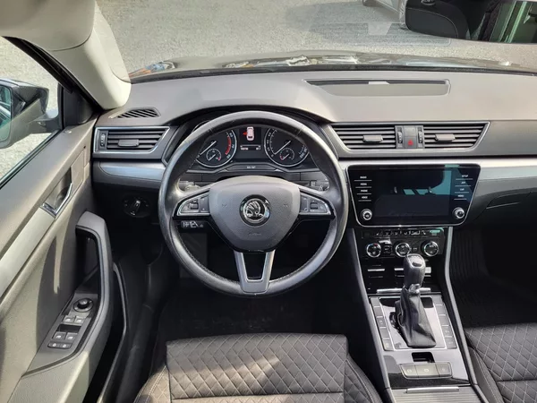 Škoda Superb 2.0 TSI 162kW DSG STYLE+ - foto 9