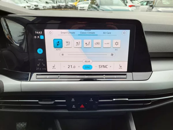 Volkswagen Golf Variant 2.0 TDi BMT 85kW LIFE - foto 12