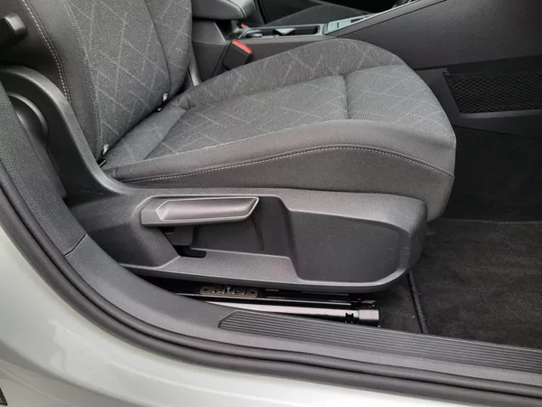 Volkswagen Golf Variant 2.0 TDi BMT 85kW LIFE - foto 29