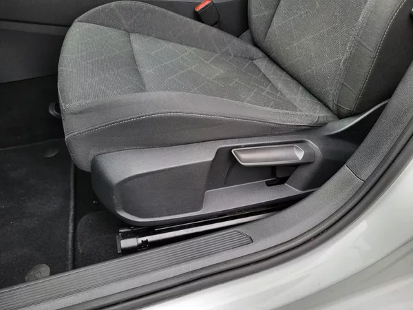 Volkswagen Golf Variant 2.0 TDi BMT 85kW LIFE - foto 30