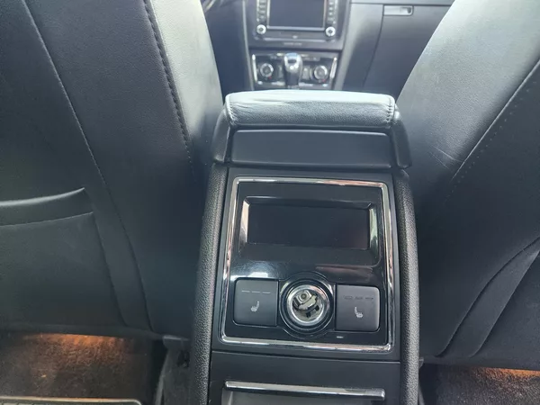 Škoda Superb 2.0-PRAV.SERVIS-TOP VÝBAVA - foto 20