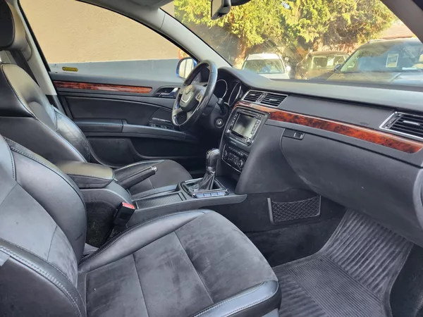 Škoda Superb 2.0-PRAV.SERVIS-TOP VÝBAVA - foto 22
