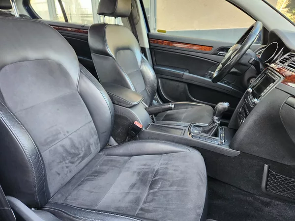 Škoda Superb 2.0-PRAV.SERVIS-TOP VÝBAVA - foto 24