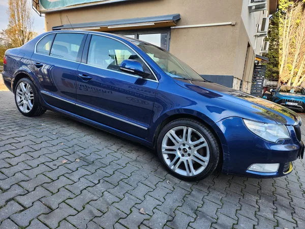 Škoda Superb 2.0-PRAV.SERVIS-TOP VÝBAVA - foto 4
