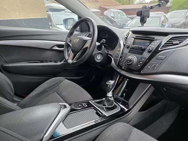Hyundai i40 1.7-NÍZKÉ KM-AUT.KLIMA-ALU - foto 15