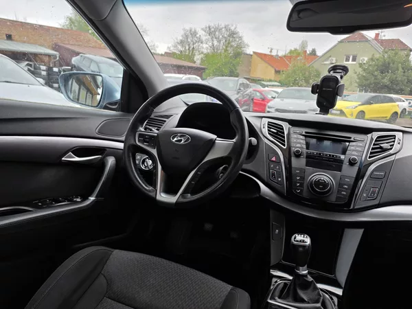 Hyundai i40 1.7-NÍZKÉ KM-AUT.KLIMA-ALU - foto 18