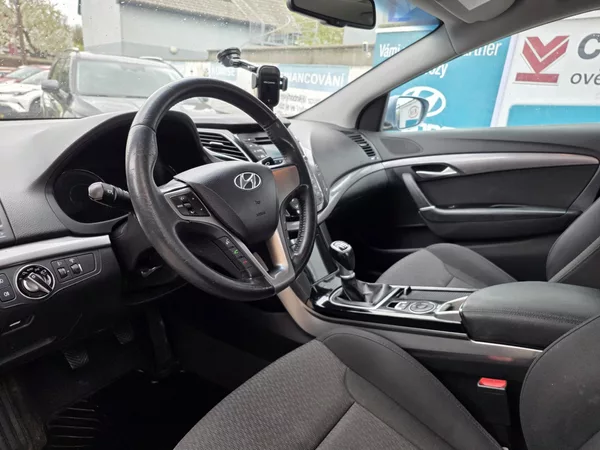 Hyundai i40 1.7-NÍZKÉ KM-AUT.KLIMA-ALU - foto 19