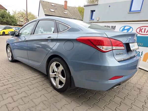 Hyundai i40 1.7-NÍZKÉ KM-AUT.KLIMA-ALU - foto 9