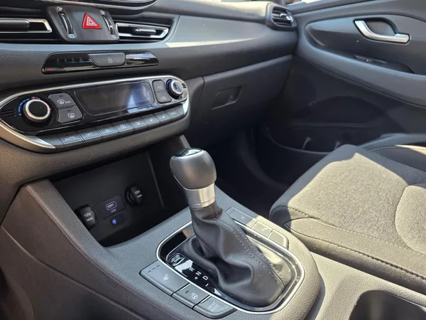 Hyundai i30 1.0-AUTOMAT-KAMERA-TEMPOMAT - foto 14