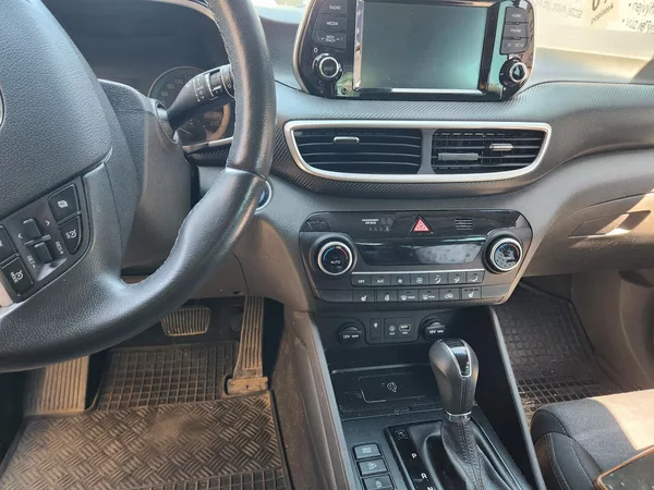 Hyundai Tucson 1.6-AUTOMAT-KAMERA - foto 8